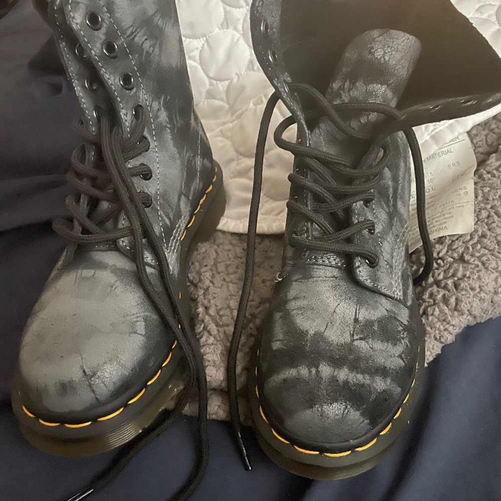 Boots - Picture 3 of 3